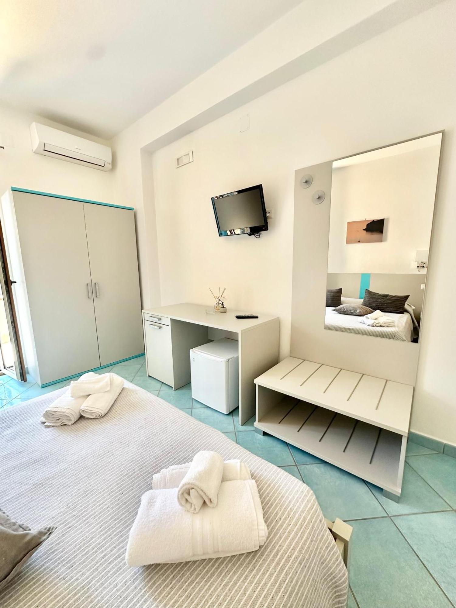 Belvedere Hotel-B&B Палинуро Екстериор снимка